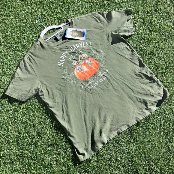 NWT! "Happy Harvest Market" T-shirt - L - Picture 2 of 4